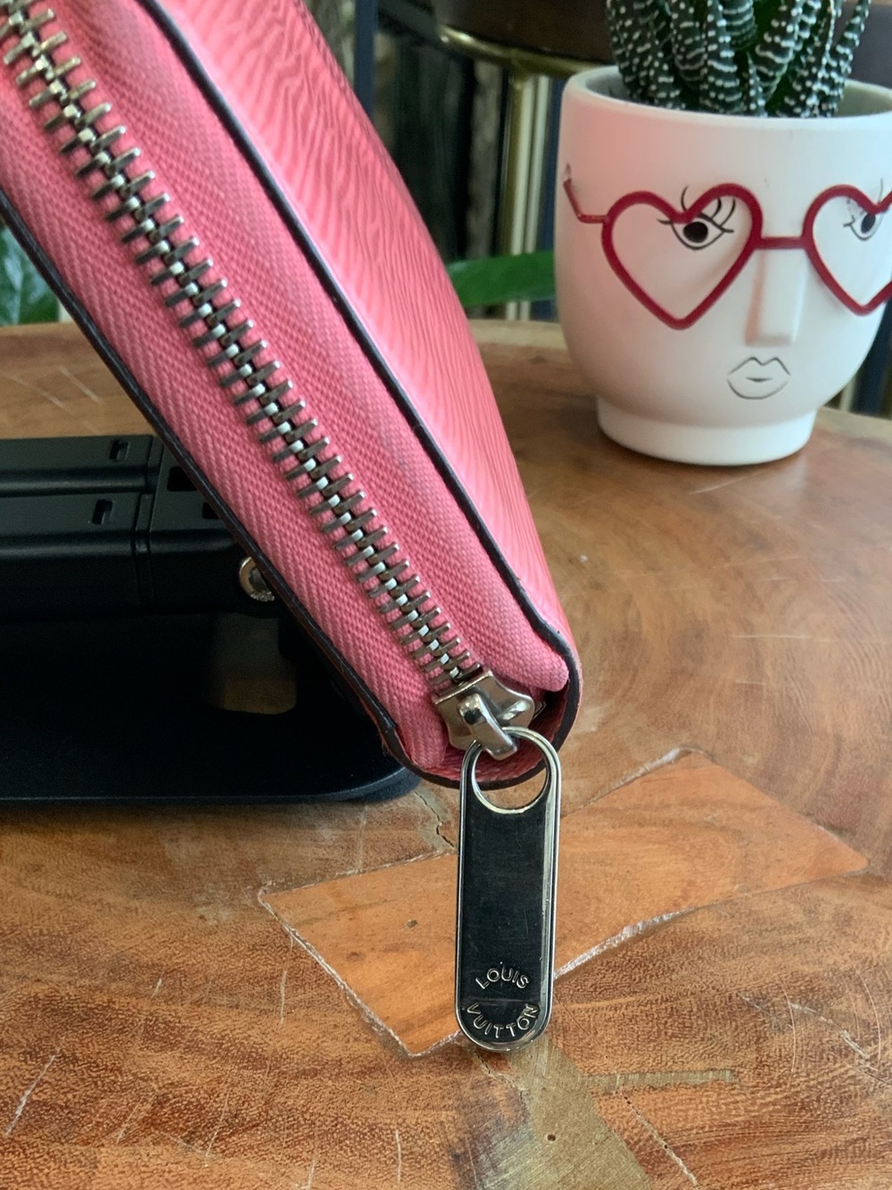 Louis Vuitton Pink Textured Zip Around Wallet - Picture 5 of 11